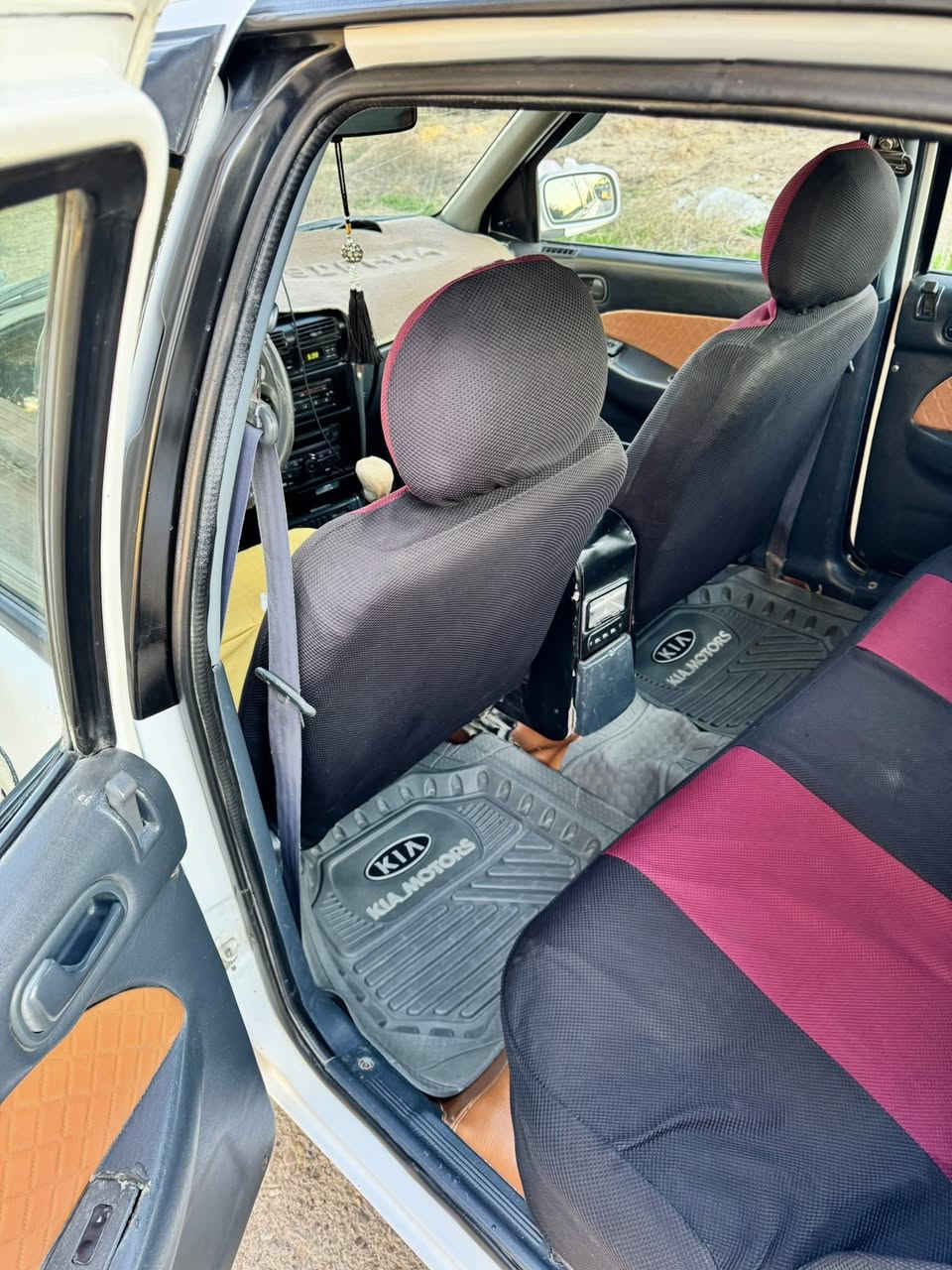 السلام عليكم
كيا سيفيا موديل ٩٤ بسمي رقم بغداد انكليزي سنوية للـ٢٦ شهر الرابع تحويل مباشر. محرك مفتوح بدون تنقيص كير ومحرك خير من الله بدون حادث بدون صبغ سيارة بلادية الكهربائيات كله شغاله جام ٤ شغال
شرط تبريد ثلج فقط كمبروسر عاطل
ارضيه جلد حدادية جديد تخم تاير جديد
السيارة جاهزة مال جناي  السعر  ٣٨ وبيه مجال
مكاني ناحية كنعان 
للاستفسار ***********١
