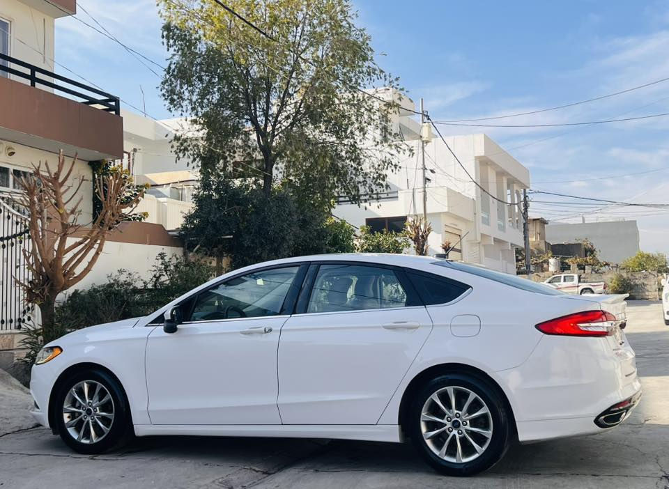 ‎ فیوجن موديل 2017
لون ابیض ثلجي 
‎ محرك مرغوب 2500 
‎ بجم كبس ..حادثها اخت كلين فقط نص صندوق مصبوغ  بدون داخل و بدون ايرباك ، ایرباکات کلە بشرط… مكانين تعديل بارد
‎مواصفات SE معروفة 
‎(بصمة ،كير ماوص ، داخل اصفر ،بريك بصمة، كشنات كهربا، كود باب، تحديد سرعة …
سنویە و هززە کلە جدیدە حتی 2030 .. 
سيارة بأسمی تحویل وکالة بشرط
‎جاهزة سيارة مابيها اي نقص بشرط كير محرك ايرباك تبريد خلل كهربايات حجرة صالنصة كلها بشرط..تاقم صدر جديد     
‎ سعر ١٣٥ مجال
 ***********
***********
