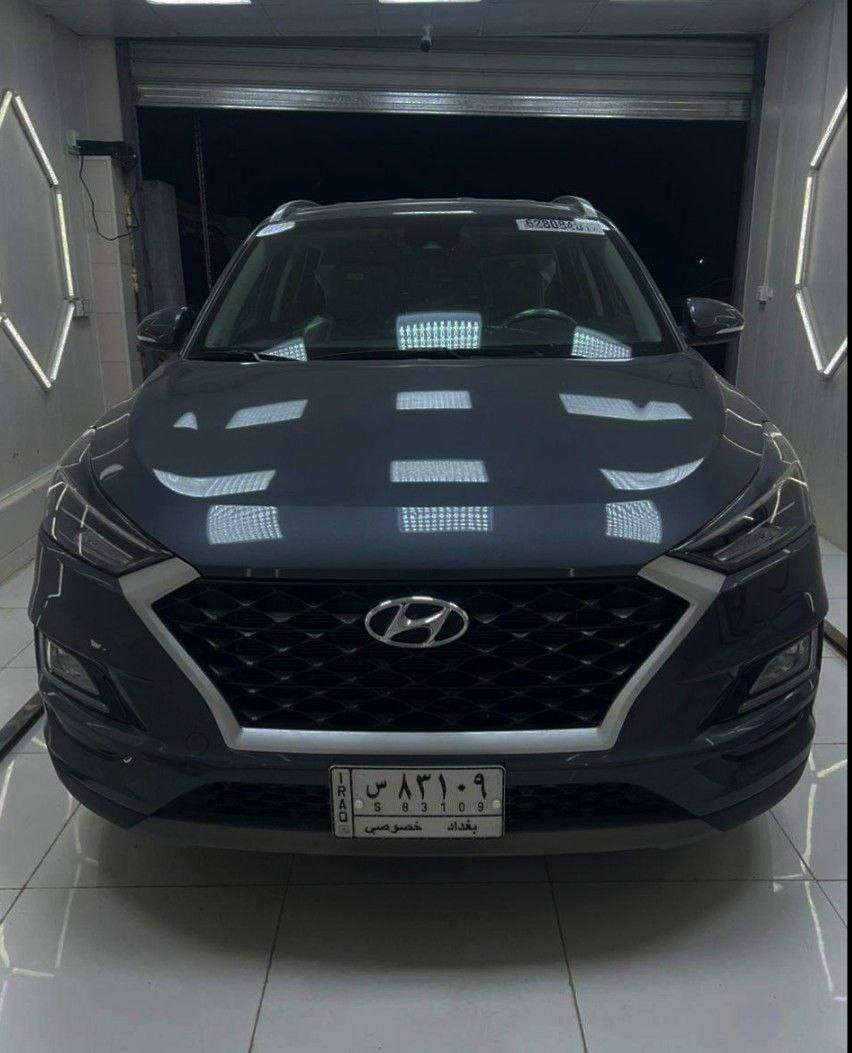 توكسان 2021
وارد امريكي ماشية ٥٠ الف مايل 
مواصفات نص فول 
الحادث موضح في الصور 
السعر المطلوب ١٧٩ ورقة 
***********
