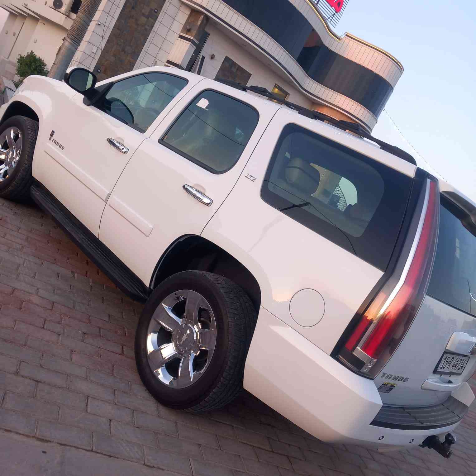 سلام عليكم سياره تاهو موديل٢٠٠٧ سياره جديده حيل ومكفوله فوول مواصفات معروفه مواصفاتها LtZ السعر ١٨٥ وبيها مجال مكاني الرمادي  خالدليه للاستفسار تصال ***********
