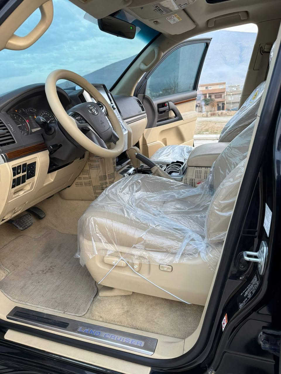 تۆیۆتا لاندکرۆزر 2017  مواسەفات GXR وايدئشن
وةنةوشة
 فول فول مواسةفات 
قةبات قةبات مواسةفات 
دةرةجة يةك  
  دوو بةسمة بيلاد 
 8ارباك شةخال
5كاميرة  3 شاشة 
حةريق ژئر بئ  ئاوئنة ليد   
   ئاوئنة گراج  لايت بةرز و نزم
بةخاخي  لايت 
سلايت  تؤماتيك گوشين جلد 
گوشين سكن و سايةق
سى دوكمة كارةبا 
 سوكات فؤليؤم دوو ماوس
 جام كارةبا جام ئؤتؤ  سةلاجة تةبريد مةرةكزي  
  شاشة تةلةبزؤن شاشة گةور. پئش و پشت حاسة و كاميرة    
زؤر مواسةفاتري تر  
تاخم تاي نوئية  
50 هةزار رؤويشتوة  

سعر لە کۆمێنت داوابکە ڕاستەخۆ بۆت دیت 📩 

سپئري دانةبةزية   
  گئر و مةكينةي نةكرايتةوة  بةشةرت   
رةقةم و  سةنةوي نوئية بة ناو خومة   
بئ بؤياخ  و بى ساردة كوت 
دةحاميةكانيشي بوياخ نية       
 
ژمارەی خاوەنی 
***********
***********
