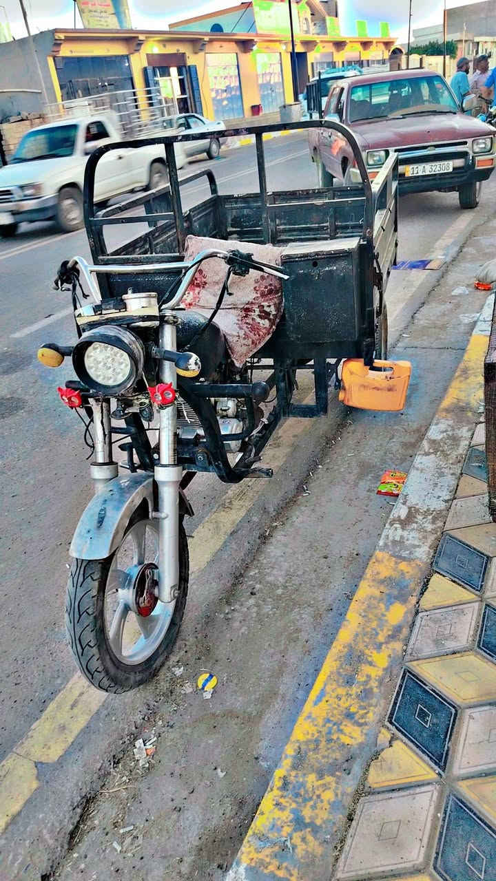توجد ستوته للبيع
نضيفه وكهربائيات كلها شغاله
محرك نضيف
سعرها ٨٠٠ وببها مجال شي قليل

***********
