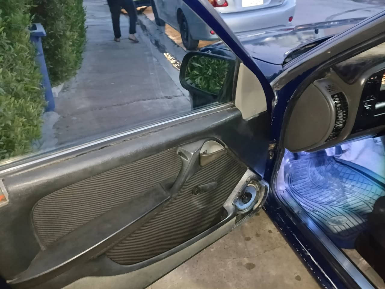 السلام عليكم اوميكا استيشن للبيع موديل 93 مشروع وطني بيه بطاقه بنزين ***********
