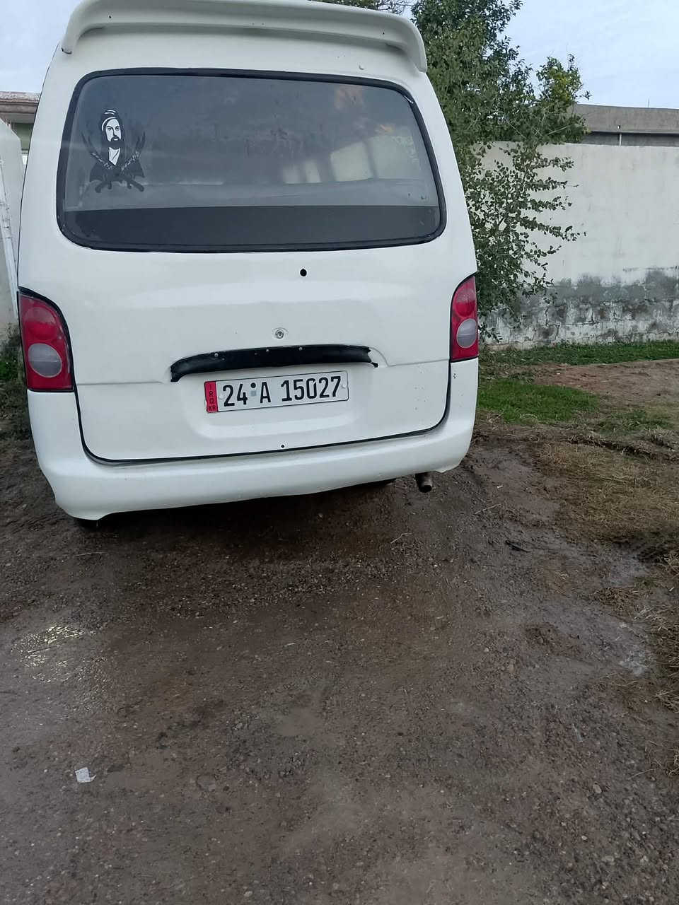 سلام عليكم.  هونداي باص 11راكب  موديل 1998 سياره كفاله عام بس مرشوشه على الحديد سياره معمره ونضيفه  كير محرك ونجي رياضي  رقم دهوك  السعر 65 وبيه مجال لشرايه  العنوان: ديالى المقداديه  رقم الهاتف:  ***********
