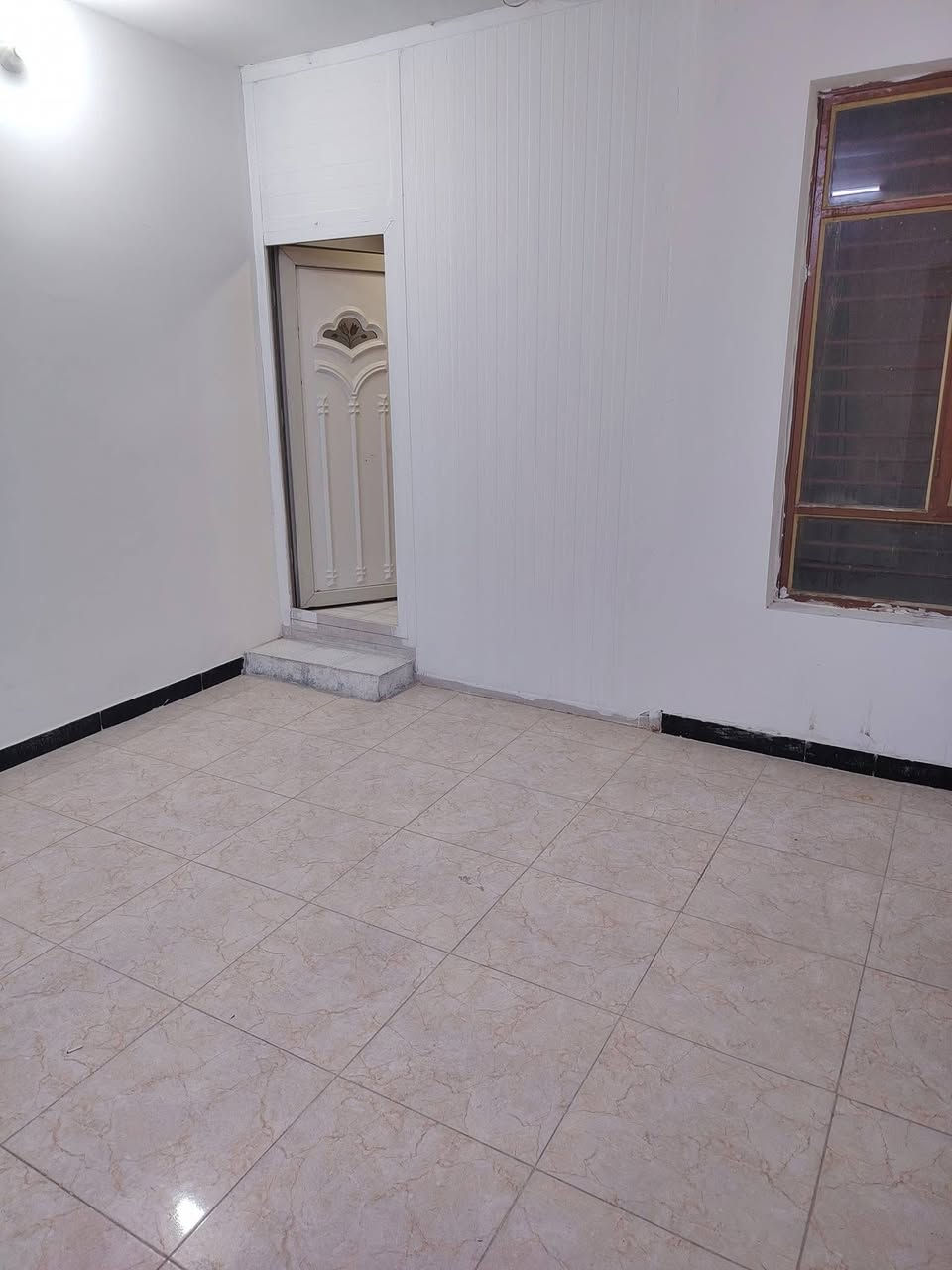 مشتمل الايجار مساحه 50 متر طابقين
2نوم وصاله وخدمات كامله 

موقع مربع الاقتصادين 

*********** ايجار 700 استفسار اكثر اتصال واتساب 📞
