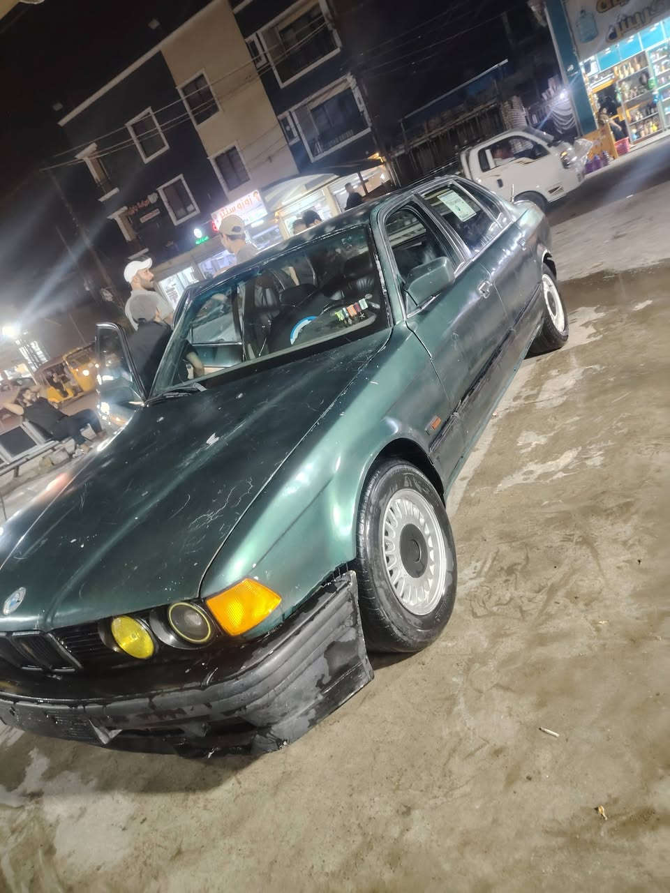 بي ام 735 سكليتر كهرباء باب طويل 
باب طويل رئاسي مكينه جديده حاويه كير جديد
 داخل نضيف دعاميه خلفيه موجوده رقم ديالى مميز 3087 اكاتبك مروري السياره صبغهه تعبان وبيهه رصعات
سعرهه 25 مكاني كراده او زعفرانيه رقم ***********
