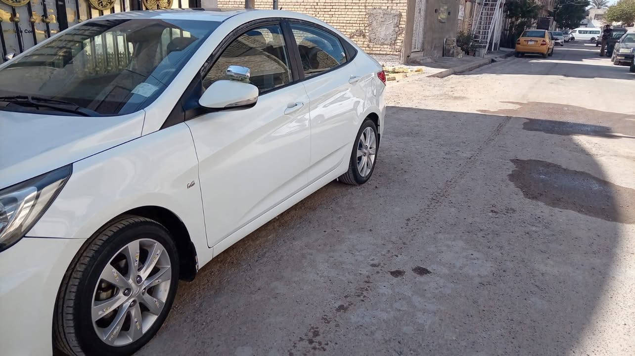 سلام عليكم اخوان للبيع اكسنت 2011 مكفوله كلش حلو سياره مكينه 1600 بسمي تحويل مباشر سعره 108 يعني شده و8 اوراق مكاني بغداد الشعله هاتف ***********
