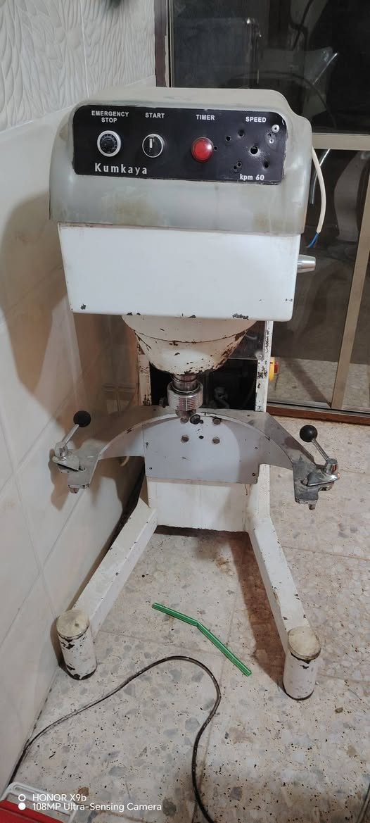 خلاط ٦٠ لتر ايطالي محور من ثري فيز للسنكل
مكاني الفحامه قرب جزيره بغداد السياحيه


**إذا كنت صاحب هذا الإعلان وتريد حذفه لأي سبب، رجاءا أرسل رسالة إلى الدعم الفني**