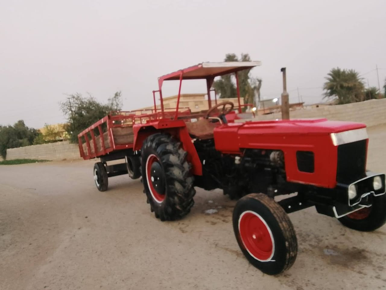 سلام عليكم للبيع عنتر 71 موديل 87 مكينة مكفولة كفالة عامة بريك دهن صدر جديد محرك جديد لا يبخر ولا ينقص بم جديد الهيدر وليك جديد تايرات تخم امامي وخلفي ثكال امامي وخلفي كهربائيات كلهة شغالة هورن كلوبات باتري جديد داينمو مكينة مال جناي وراهة عربان. مال فلوجة تكلب و فدان وديجر المكان بغداد ابو غريب الاستفسار اكثر مواصفات اتصل *********** بلعافية عل ياخذهة
