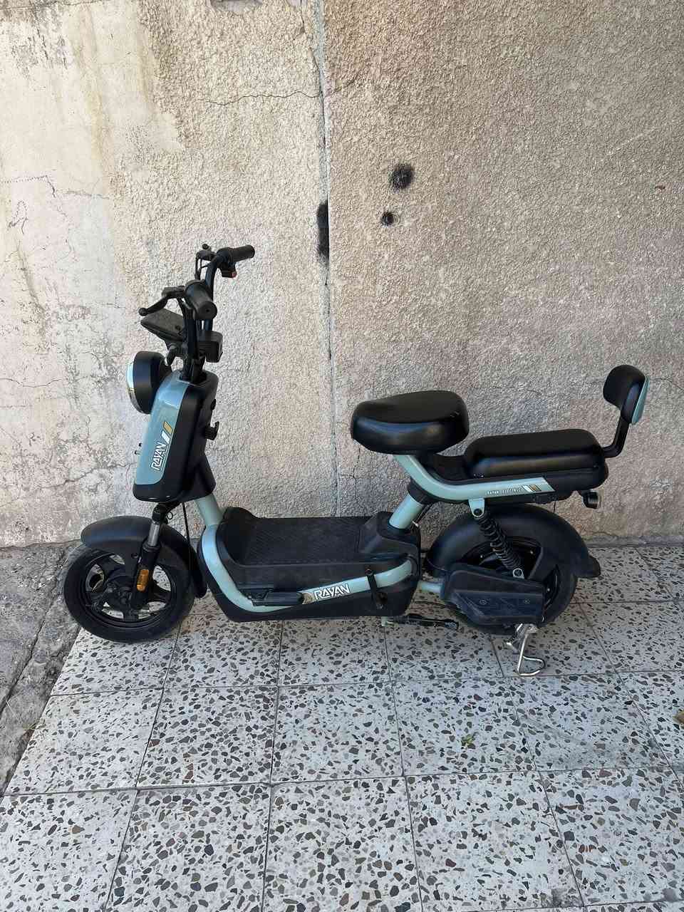 دراجة شحن حجم 14دراجة نظيفة كلشي مابيها أي شي لاستفسار *********** *********** السعر 300وبيهة مجال
