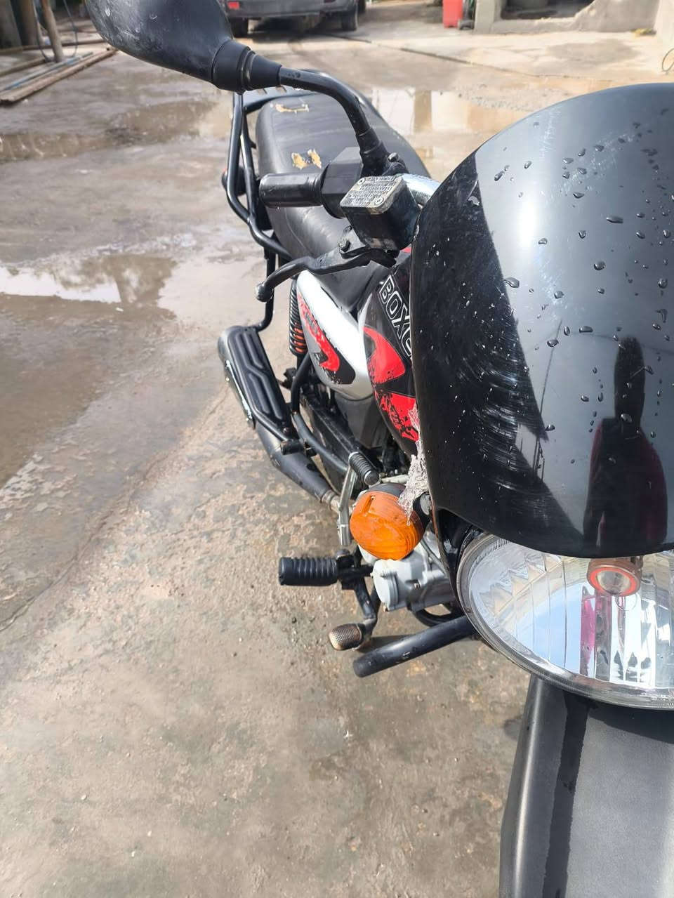 السلام عليكم الدراجه البيع مديل 21 ل مكينه 23الدراجه سنويه ب اسمي باقيه بس علا ستلام الوحات السعر مليون و 900رقمي ***********
