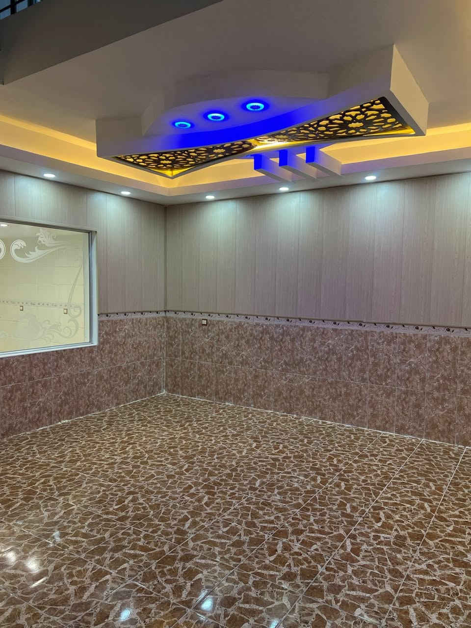 عرض جديد من #عقارات_عامر_في_اربيل
بسعر مناسب-في حي قربو
مساحته-١٢٥م مقابل حديقه
يتكون من :-٣ غرف نوم 
صالة
استقبال
مطبخ
مجموعة صحيات
كراج 
_____________
منطقة #قربو قرب سايدين لاوان متكاملة الخدمات في مدينة اربيل•
______________
للاستفسار الاتصال على ارقام الهاتف:
*********** WhatsApp
