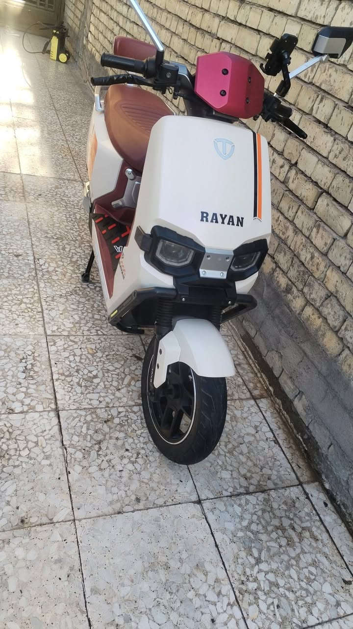 سلام عليكم دراجة شحن استعمال قليل مكفولة حتة من الشخط موصفان معروفة من شركة فوجي جديدة لوك سعر مليون وخمسين مكان بغداد الجديدة *********** او مراوس صاعقة ريان
