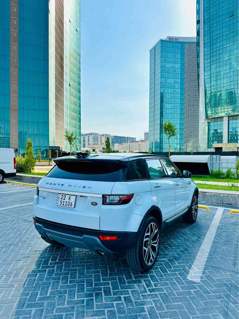 للبيع و بسعر جوة سوك و بسعر اقل من توسان ابلاش بلنسبة للنظافة و مواصفات 💯💰

🇬🇧🇬🇧 RANGE ROVER EVOQUE HSE 2018  🇬🇧🇬🇧

للبيع فقط بدون مراوس 👍🏻

موديل : 2018
وارد : امريكية 
ضرر : فقط بوند صبغ و شبر بلجملغ بدون داخل و بدون ارباك كله شرط و سليمه 💯
لون : ابيض سقف اسود بلاد 💯

رقم شاصي : 

SALVR2RX7JH278655

محرك : 4 سلندر 2000 تيربو
ماشية : 45 الف ميل
نسبة النضافة : %99 ماشاء الله جديدة 👍🏻
رقم السيارة : اربيل الدولي الجديدة
سعر السيارة : 165$💰 ورقة فقط جوة السوك و بلعافية على اليأخذه 🙏🏻
مكان السيارة : اربيل
 
رقم تليفون و واتساب : 

***********
***********

⚜️⚜️⚜️⚜️⚜️⚜️⚜️⚜️⚜️⚜️⚜️⚜️⚜️⚜️⚜️ 

مواصفات فول 💯

بيبان كله بصمة • صندوق كهربائية و شفط • رادارت • حساسات • كامرة الخلفية • بانوراما طول السقف • كير ماوس • شاشة جبير و كار بلي و لمس • بريك لمس • كشنات كهربائية و خزن و هيتر • شفتات بلستيرن • سستم سماعات هامان كاردون • دبل اكسل و مودات القيادة • اوتو ستارت ستوب •  مرايات شفط و بعد كلش اهواي مواصفات 💯

************************

محرك و كير و كهربائيات و تبريد كله شرط بدون اي خلل او نقص 💯

السيارة بأسمي تحويله نفس اليوم حاضر تريد وكاله هم تدلل 👍🏻

سعره : 16500$ 💰 يعني 165 ورقه و بيها مجال قليل ابلاش بلنسبة للنضافة و مواصفات بلعافية عل يأخذه 🙏🏻 أربيل, العراق
