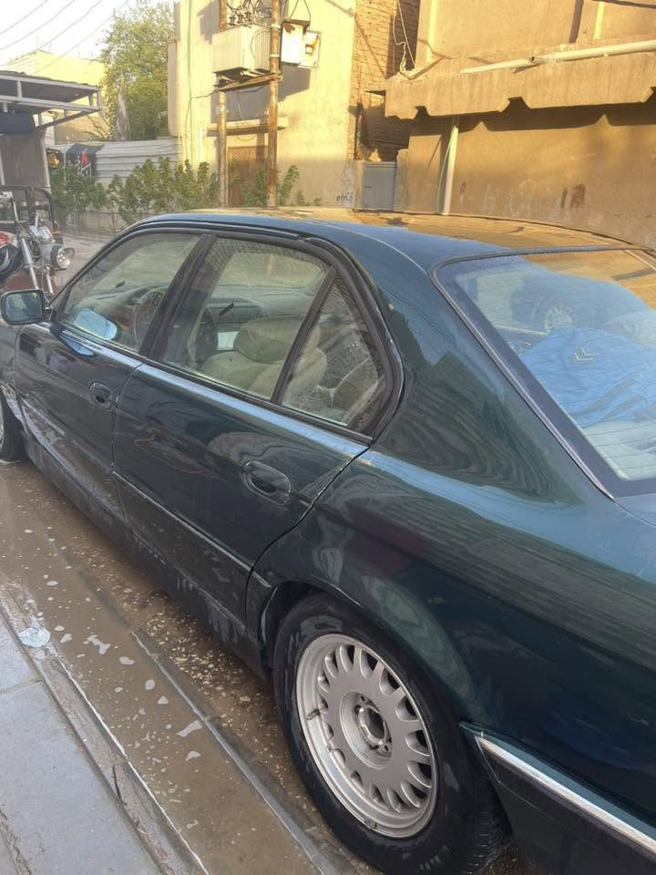 سلام عليكم بي ام خفاش 740 مال جناي رقم مميز بغداد ارقام انكليزيه سنويه جديده موديل 98 مكينه وكير مكفولات كلشي مابيهن لون زيتوني عوزها ترتيب ودواخل مصبوغه عام مكان السياره بلنجف السعر 65 وبيها مجال للاستفسار ***********
