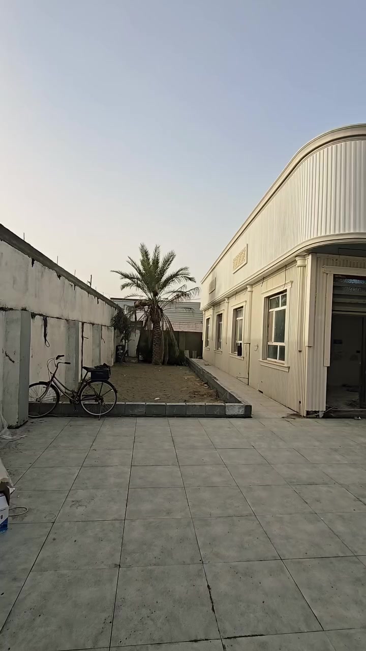 السلام عليكم بيت للبيع المساحه الكليه 500متر مساحه البناء تقريبآ ٢٧٠ متر بناء حديث طابق واحد يحتوي على غرف عدد ٤ مع صاله كبيره واستقبال ومطبخ حدائق عدد 2طبعا البيت تستلم جاهز بعد التشطيب سند 25طابو زراعي إقرار محكمه العنوان كربلاء خلف سايلو كربلاء عبر نهر الهنيديه بالفرع  بسعر ٣٥٠ مليون قابل للتفاوض مع صاحب العقاري مباشر استفسار اكثر الاتصال بالأرقام التالية يتوفر لدينا مختلف المساحات بيع وشراء او مراوس 
***********اسيا وتساب 
***********
***********
