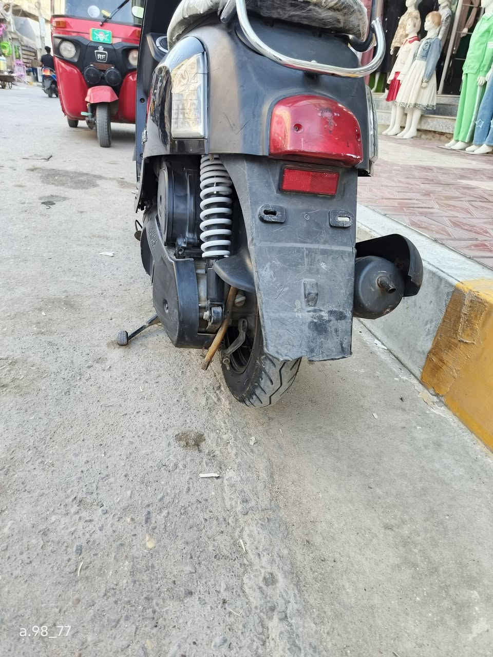 السلام عليكم ماكس بوليس للبيع كامل من كلشي كفر اسود +وردي قفل جنطه قفل ستيرن مفتوحه اول فتحه دراجه نعومه وشلعه ومعدل لاستفسار الاتصل عل ***********متوفر واتساب
