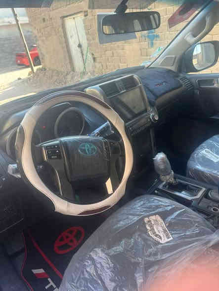 السلام عليكم 
برادو 2010 محدث2017
خارج فقط 
بيها 3 قطع
سياره جديده 
تريد تحويل تريد وكاله 
السعر 195
‭0772 985 9683‬
وات ساب فقط الزبير
