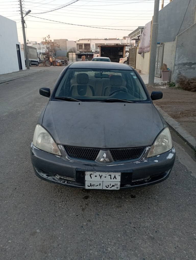 گيروتوماتيك
مه كينه بجوك 
موديل 2009
پيش و پشت كه بسه ليداني نيه 
سه قف و ناوشان به شه رت 
4پارجه ي سبوخي  هه يه بي ژورئ 
تاخم پيش و پشت تونده 
4تايه ي لوك 
دينار مه سروفي تيدا نيه 
سعر64 وه ره قه معامله 
*********** أربيل, العراق
