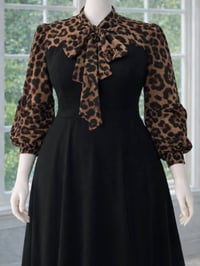 ملابس • متوفر