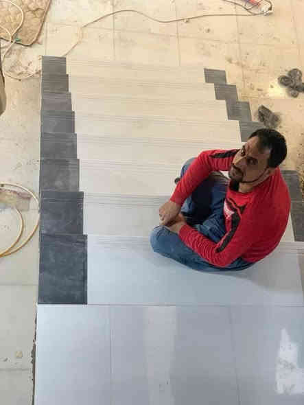 سلام عليكم خلفه سراميك شغل درجه اوله متفرغ حالين
***********
