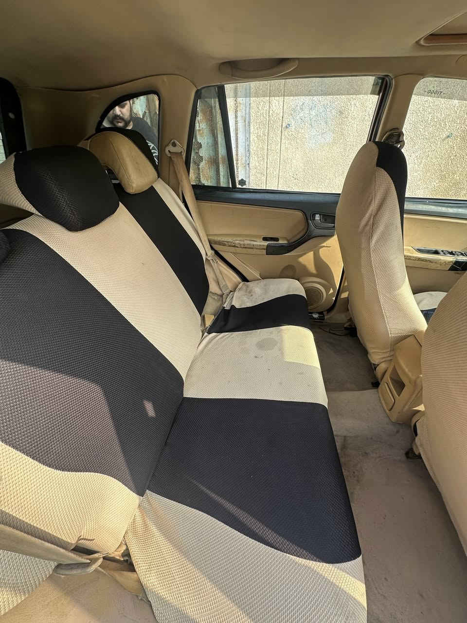 سلام عليكم سياره تيكو للبيع سياره حلوه نضيفه مال بيت مامتعوبه الون احمر السياره بسمي تحويل ثاني يوم السنويه ال 30 تنتهي  رقم بصره نكليزي السياره كير محرك 1800تبريد كله شغال شاشه اندر ويد اشاير كلوبات عالي ناصي شغاله حساسات خلفيه بيه نضام لمن تقفل السياره ينرفع الجام من بحده سبير تعليك موجود الكير الكهربائي فتحه سقف شغاله السياره مكانات صبغ قليله ما مصبوغه عام حته الخياسات قليله بيه62  بيه مجال للشراي تعال خاص و تدلل
