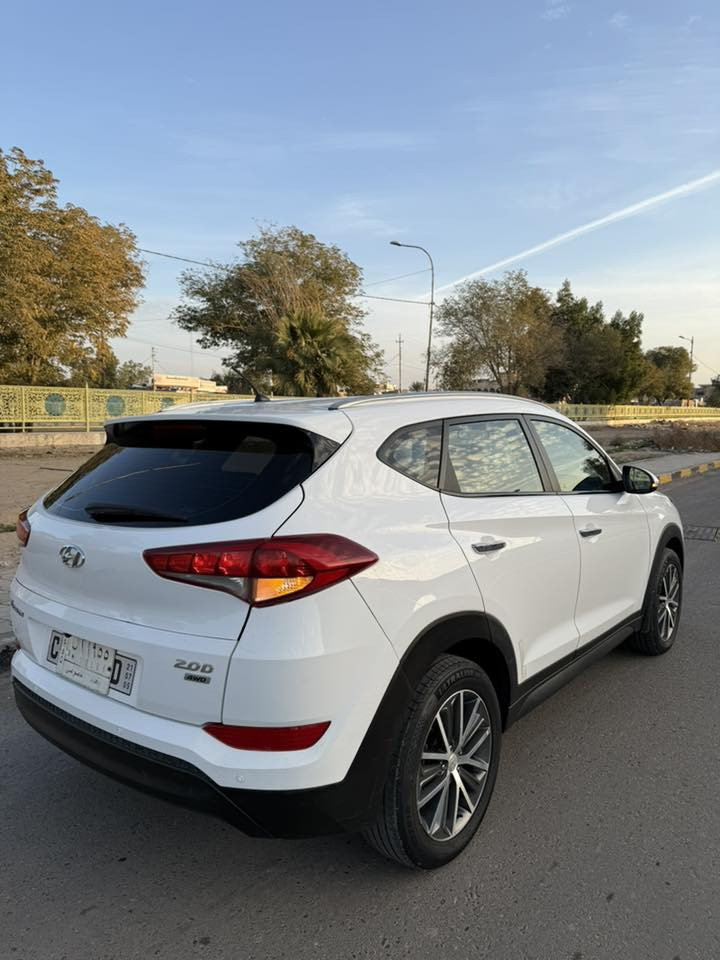 السلام عليكم توسان خليجي  2016شكل 18بيهة صبغ جاملغ خلفي وتبديل قبق الجنطه بدون اي دواخل وباقي التفاصيل موجوده بل سونار محرك وكير مامفتوحه عل وضع الشركه سياره ماشيه 128حقيقي السعر 150وبيه مجال مكاني بغداد المحموديه ***********
