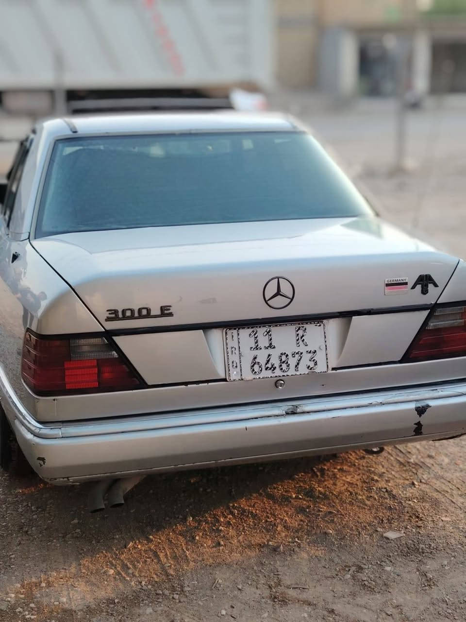 سلام عليكم مارسدس دب سيارة موديل 92 جاهزة مكينه بطه 3000 vvt  صبغ جماليه فقط  رقم بغداد مكاني واسط مركز المدينه للاستفسار الاتصار على الرقم ***********
