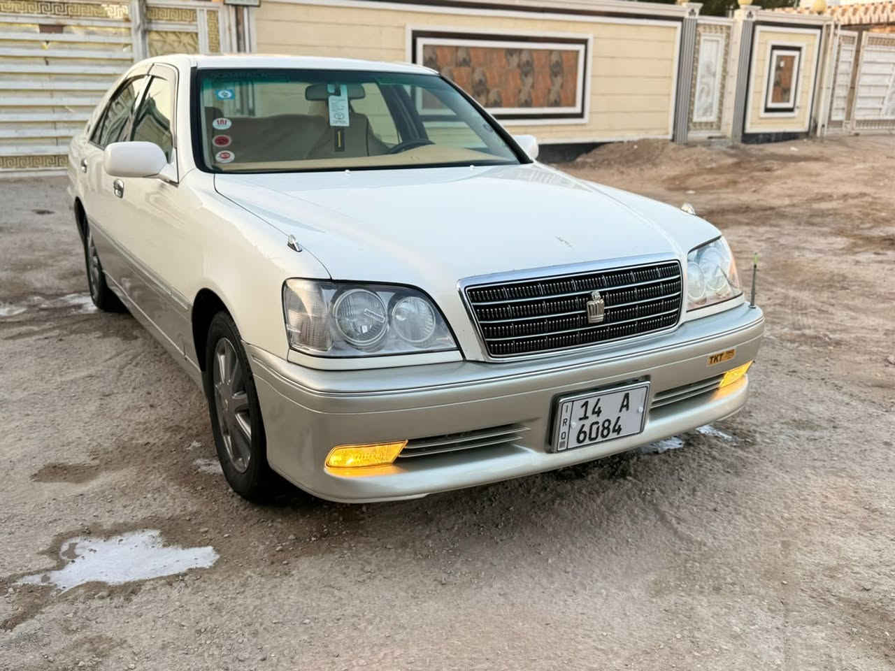 ***********
السعر 135 وبيه مجال
جنون موديل 2001اصل تحويل رقم نكليزي بصره مكفوله كفاله عامه من الضربه والكصه والنقل جثه والعيب الشرعي والاصوليات مكينه وكير جدد تخم تاير ويل جدد حداديه جديده فول عده لفتحه شاصي 75 كرستال اصل تبريد قطعتين سياره جديده ماناقصه شي
