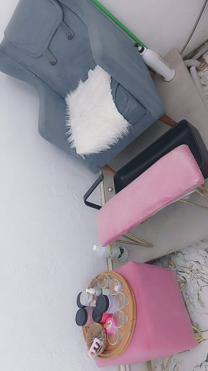 غراض صالون كامل ب٩٠٠ الف مواد نظيفة استعمال قليل نظافة ٨٠ ٪


**إذا كنت صاحب هذا الإعلان وتريد حذفه لأي سبب، رجاءا أرسل رسالة إلى الدعم الفني**