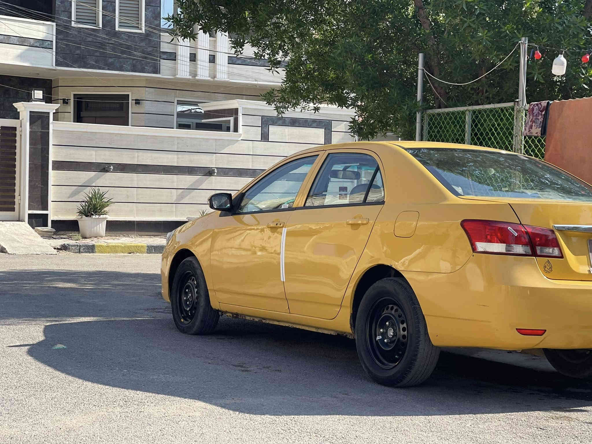 السلام عليكم BYD 2016   G3 كير ومحرك كورلا حديث 1800 
مكفوله كفاله عامه من ضربه وصبغ وتبديل وحار وبارد سياره جديده جديده بمعنى الكلمه ماشيه 74 كير ومحرك كورلا حديث 1800 تخم تاير صدر كله جديد محوره تحوير مضبوط وبعده بل ضمان سياره خير من الله مابيها نقص فول مواصفات سعرها 62 وبيها مجال مكاني بغداد 
رقمي ***********
