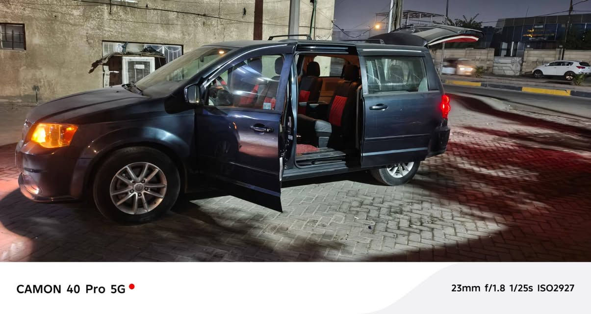 سلام عليكم دوج كرفان موديل 14 فول موصفات بيبان كهربائي الون ازرق غير محدد الحادث بس بنيد يعني صوره مال امريكاه موجوده تخم تاير جديد باتري جديد شاشه تاب السعر 150 وبيها مجال بصيط ***********@
