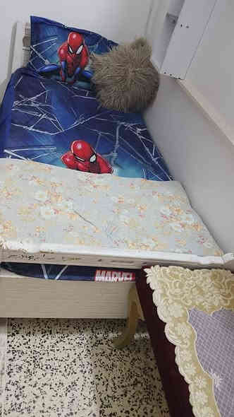 بوفيه حطاطه للبيع
القياس 2متر وربع نضيفه وجديده 
سعرها 150قفل 
سرير عدد 2 نضاف و جدد هنة و الدوشك السعر 50 الواحد 
المكان التأميم الشقق البيض للإستفسار ***********
