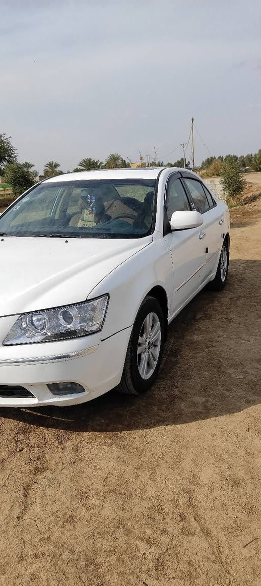 السلام عليكم من رخصت المدير سياره سوناتا خليجي موديل 2009 السياره مصبوقه عام من دون دواخل مكينه 2400 كامل مواصفات تخم تاير باتري مكينه وكير كله جديد سعر 107وبيه مجال حك جيتك من بغداد رضوانيه الشرقيه قرب قطاع الزراعي ***********//***********
