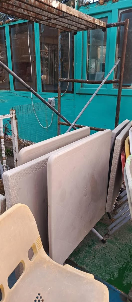 السلام عليكم
بيع شلعة مال كراسي وطاولات 
عددٍ الكراسي 31 كرسي منوع
وعدد الطاولات10 
كلهم مابيهن مشكله بس لونهن متغير من الشمس
سعر 350 الف كامل 
الطاولات كلهن بلاستك مقوى احسن شي بلسوك

رقم. ‭٠٧٨٧ ٧٠١ ٧٣٠٥‬
مكاني الكوت
