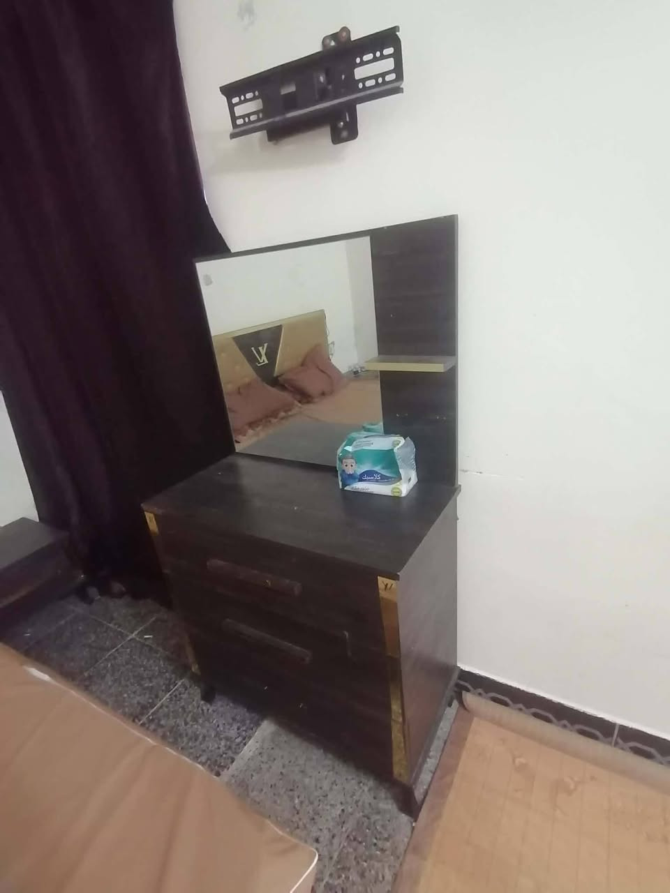 غرفه نوم 5 قطع مع دوشك 150كاونتر 3 قطع سنك مرمر 100 
سخان 100 لتر ،60 كله شغال وعالفحص 
طباخ 60 كله شغال وعالفحص مكان بغداد البياع شراي يرسلني خاص


**إذا كنت صاحب هذا الإعلان وتريد حذفه لأي سبب، رجاءا أرسل رسالة إلى الدعم الفني**