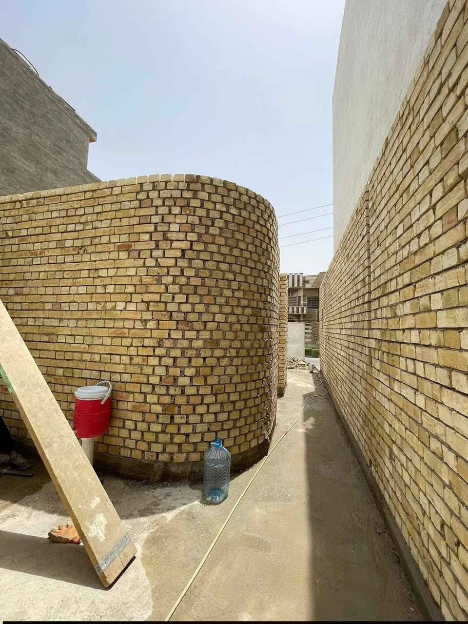 كادر بناء خلفات 2سرعه ودقه بالعمل والتزام بالمواعيد ونجيك لمن تخلصك يله نطلع عنك واسعار مناسبه  ***********
