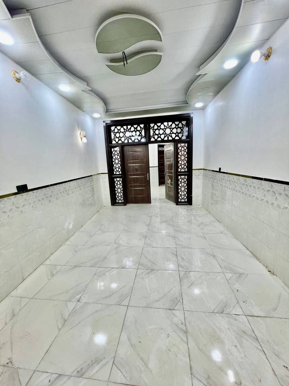 حسين للعقار ***********

بيت للبيع مساحه_لبيت_150متر_مربع  كامل معايزه شيء بناء حديث درجه اوله
عنوان البيت) مقابل ملحق قرية الغدير عمود 314

#بيت_طابو_زراعي_سند25((((سعر لبيت 52مليون فقط))))

بناء حديث
غير مسكون
بناء ممتاز جدا 

 تفاصيل لبيت يحتوي لبيت على+ غرفه2 +صاله +ستقبال +مطبخ +صحيات بلداخل +وصحيات بلخارج 

***********وتساب النجف, العراق
