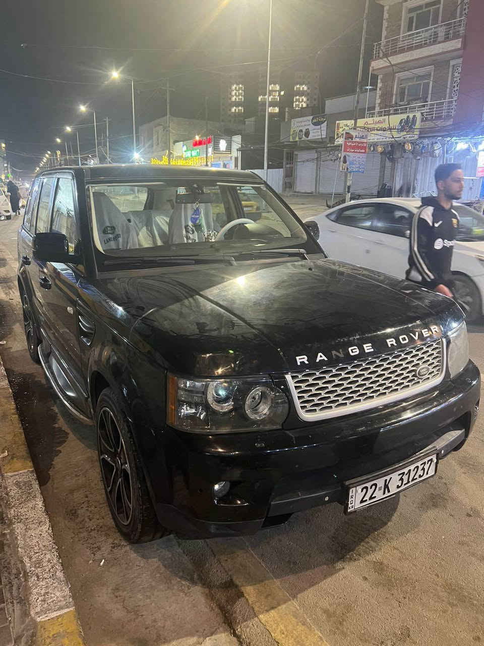 سلام عليكم رانج روفر ٢٠١٠ السياره لا ضربه ولا صبغ  مكينه وكير  لكزز  مكينه بل جيس كهربايا بل جيس الصياره كيرهة كام سويته ب ٤٠٠ الف سافترت وعفتهة شهر ونص ورجعت هم مينمر ابيعلك بيه كير مكان السيارهة الاعضميه للبيع ب ٧٢ وبيه مجال بصيط بيع سريع  تويله و وكاله  *********** بغداد, العراق
