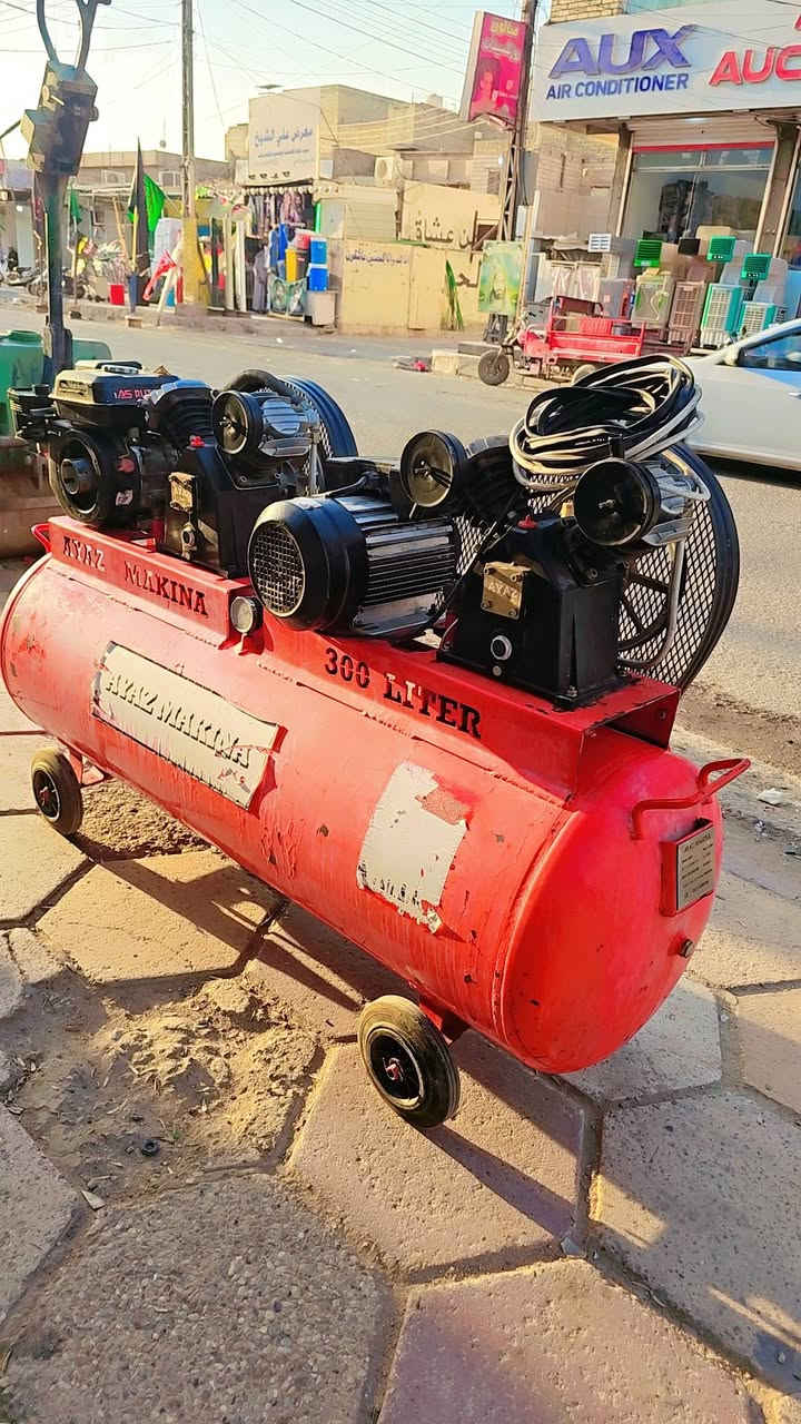 تاروسة نظيفة مامشتغلة اهواي 
حجم  ٣٠٠ لتر 
دبل ضاغط بانزين + كربلاء 
دبل تاروسة 
السعر ٦٠٠
ميسان العمارة 
***********
