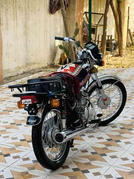 سلام عليكم للبيع دراجة اربعه كير السعر 775قفل السوبايه مو وياه  اوراق زيتيه الدراجه متياز  والدراجه برغي ما مفتوح منه مكاني كربلاء الحسينه قرب  سيطرة العطيشي  وهاذه رقمي متواجد بيه ***********
