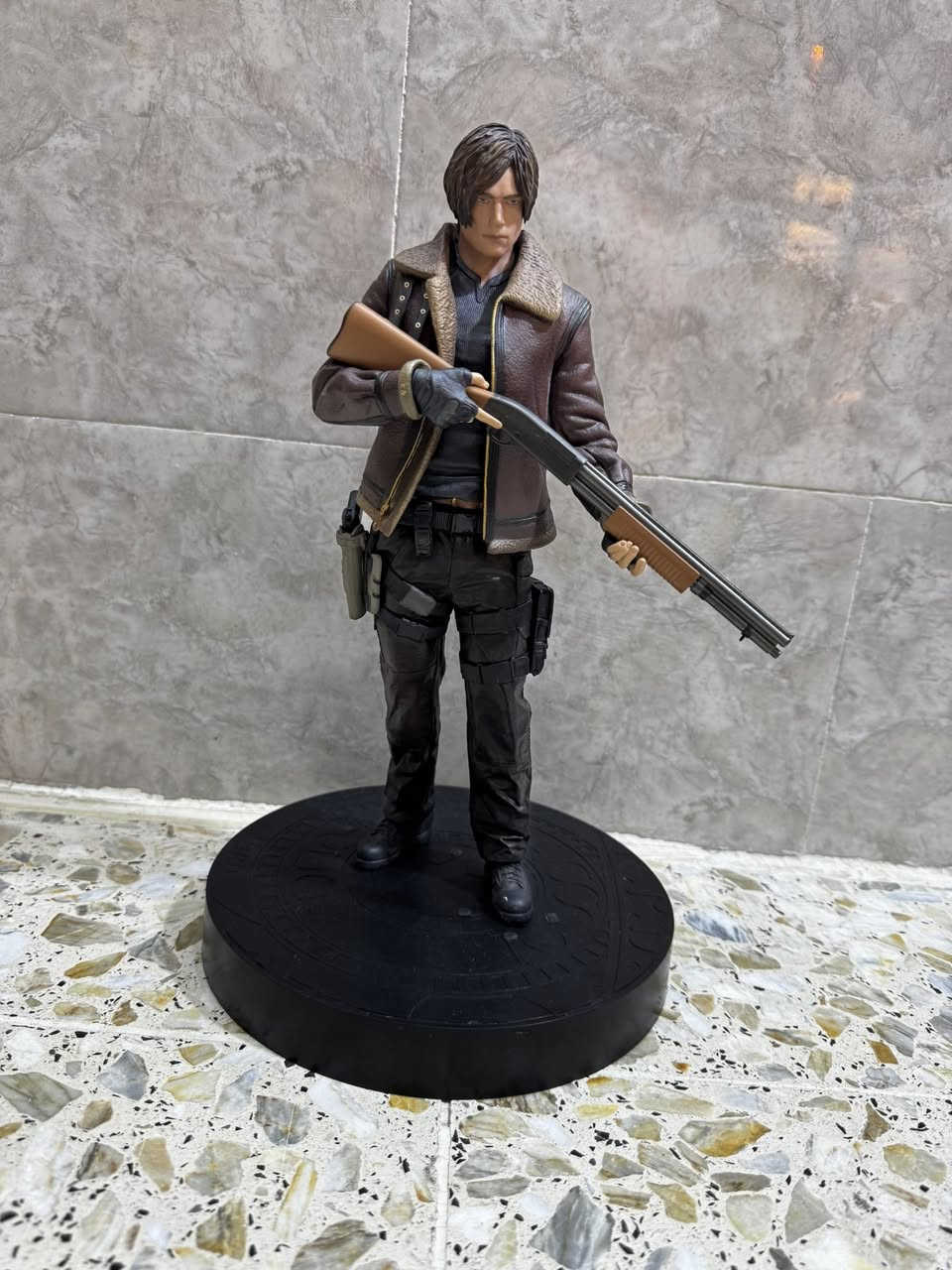 مرحبا حبايب . مجسمات اصليه امزون جديد (مجموعه ليون ) الجوكر المفصلي ثقيل كلش وستار ورس حجمين وفينون مفصلي ومجسم سبايدر مان جالس و5 قطع مفصليه صغيره هديه المجموع 8 مجسمات + 5 هديه اقل قطعه تنباع بـ 10 الاف (السعر على الخاص كلهن شلع ابيع) مكاني بغداد ***********
