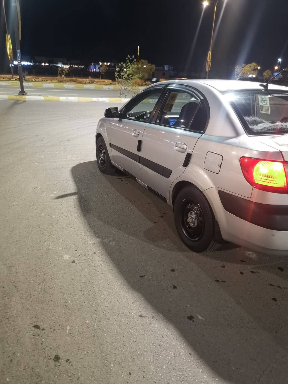 سلام عليكمً
كيا ريو 2009 وارد امريكي باسمي تحويل ثانيوم 

حادث جاملغ خلفي فقط باقي السياره كفاله عامه 

محرك 1600. دوش

كير محرك كفاله 

تبريد بلادي شغال فول 

تخم تاير 

صدر امامي خلفي جديد 

داخل جديد 

شاشه كامره 

لايت زنون 

كهربائيات شغاله فول 

سياره جاهزه من كلشي 

السعر 90 ورقه 

للاستفسار ***********

***********
