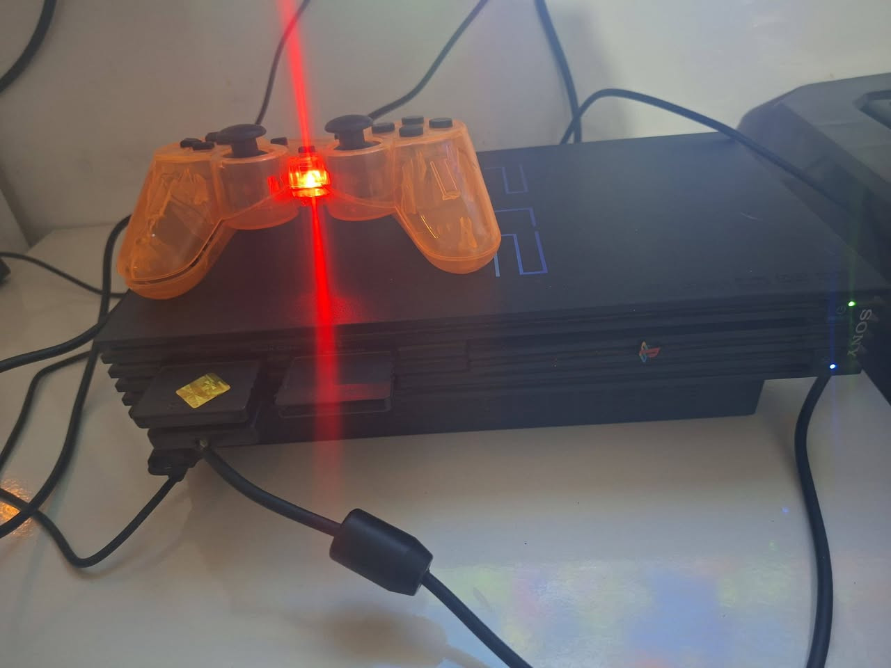 بلي تو نظيف وشغال يحتوي ع اكثر من ٦٠ لعبه ٤٠ الف
يدات اكس بوكس 360 نظيفات  وايرلس بدون كيبل وحده شحن والثانيه بطاريات 
سعرهن ٢٠ الف 
المسيب شارع البلديه
 ***********
