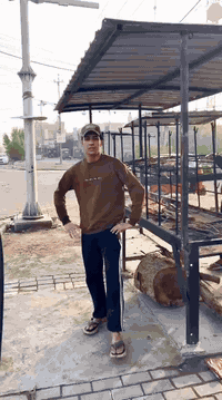 كلش متوفر يمهم. من اسماك شوي عل حطب 
العنوان الحسينية قرب المجلس البلدي وكل الهلا بيكم ***********رقم توصيل اسماك مسكوف الاخوين
