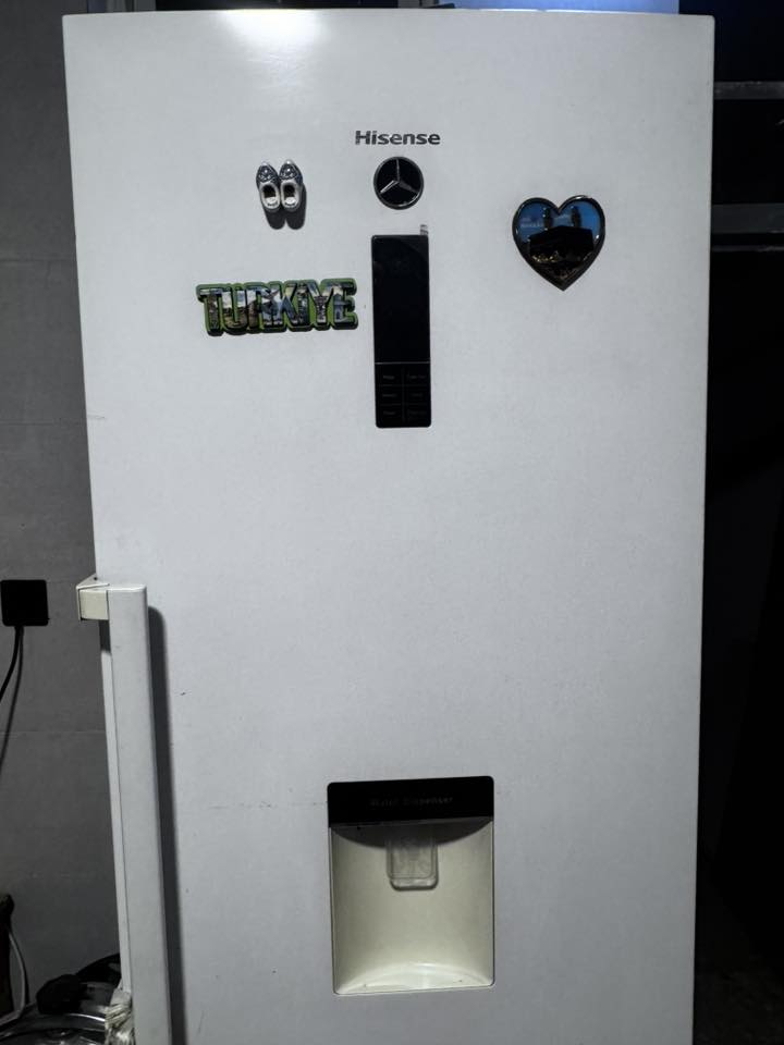 ثلاجة هايسنينس سوبر فريش نضام تبريد وبيها براد مي
السعر 300 ارتقاعها 200 سم
للاستفسار ***********
