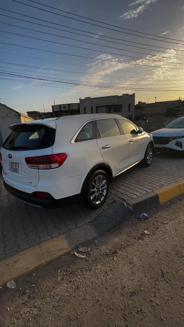 السلام عليكم   .. كيا سورنتو 2015 شكل 2020  رقم بغداد دولي ..فول مواصفات باستثاء البانوراما  7 راكب تبريد ثلاث قطع مكينة V6وكير حدادية خير من الله جديدة .. تخم تاير جديد 
السعر 200 وبيها مجال بسيط للشراي 

الاستفسار الاتصال على الرقم:***********
اتصال او واتساب 

العنوان : صلاح الدين : بلد
