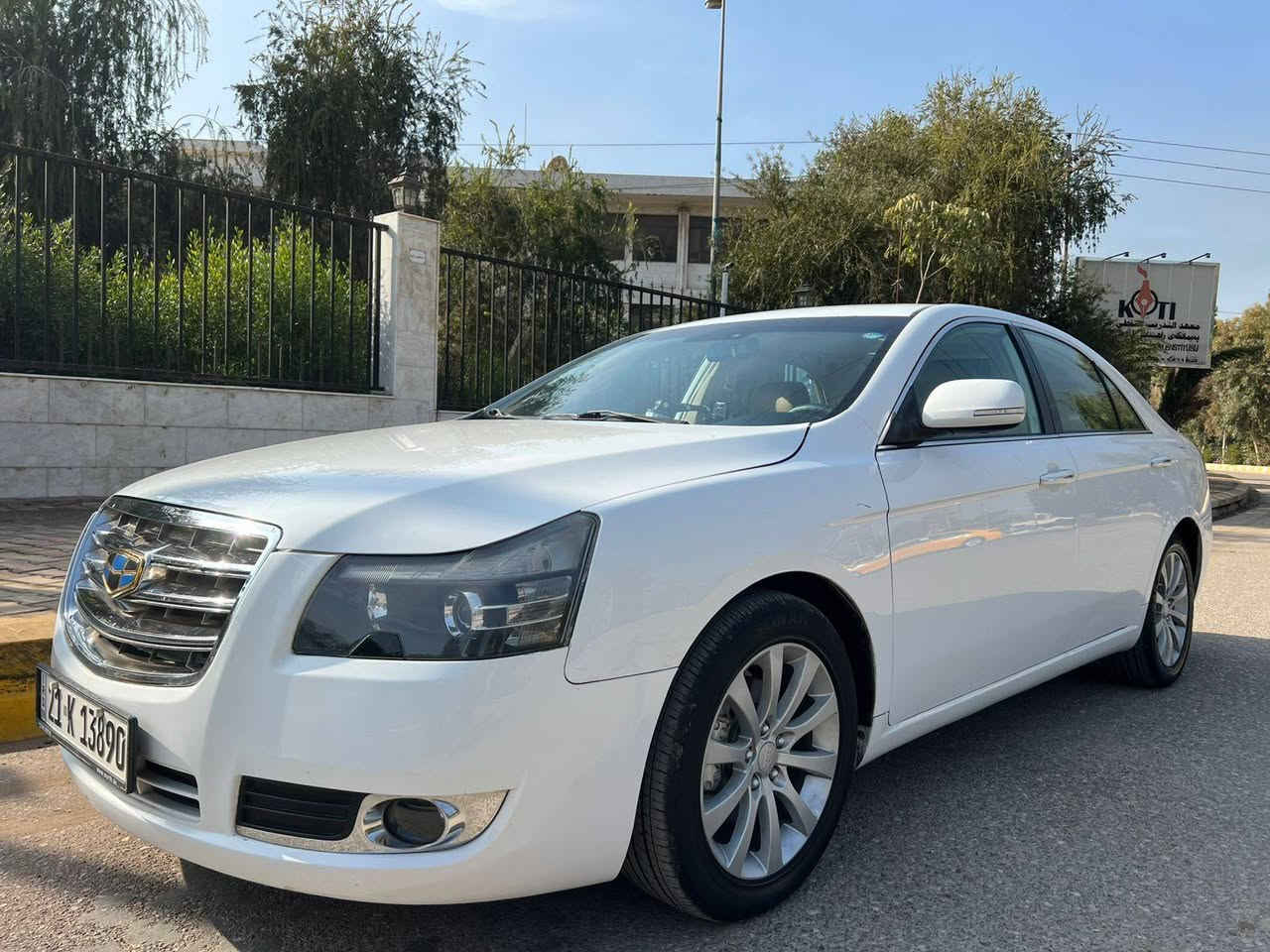 ***********
جيلي امكراند موديل 2013  مواصفات سلايت حساسات بردات كهربائي بلادى داخل اصفر جلد تبريد قتعتين شاشة ايباد كامرا سيارة مابيها صبخ مكان كركوك سعر 85بيها مجال
