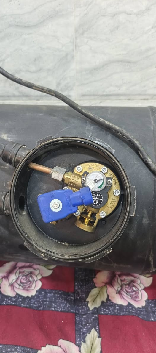 السلام عليكم
منظومه غاز ايطالي 🇮🇹
مكفوله من كلشي عقل نوزلات ضفيرة كله شركه 4 سلندر 
المنظومه مستخدمه فقط 3 اشهر
المنظومه اكفله تروح من يمي بس اتشدهة غير هاي ميحتاجله شي  
السعر 300 وبيه مجال 
***********
