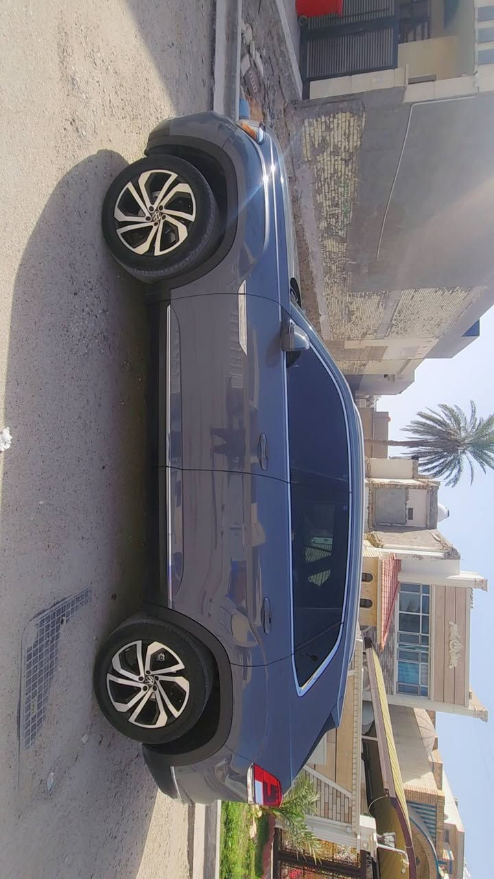 سلام عليكم… للبيع فقط
فولكس وايغن اطلس كروز السياره موديديل2021لشكل الجديدالسياره فول مواصفات الون اسمنتي 
1-سياره مظلله وبيها سنويه تظليل سنه كامل مجدد
2-سياره شاديلها داش كام داخلي وخارجي
هذا اضافات… مواصفات السيار
1-السياره محرك 3500
2-سياره خمسه راكب مو 7
3-سياره تدفئه وتبريد كشن وستريرن 
4-السياره نظام ذكي وشاشه كار بلي
5-نظام متعدد للقياده ..ثلجي ..سبورت… رملي… طيني
6-جنطه سيار تفتح بحركة القدم 
7-توقت ذاتي من الحوادث
8-السياره بيها اربع كامرات محيطيه محد حساسات
9-سياره تشغل عند بعد واطفاء مع اغلاق زجاج وفتح عن طريق ريموت سياره
10-مري شفط مع اشاير
11-سياره بيها نظام تنقيت الهواء مع تبريدمنظمة تنقيه
12-بيها نظام البارك يعني سياره هي طتبك بلكراج
والله سياره بيها هواي مواصفات مثل كشنات كهربائيه 
نظام تبريد قطعتين
وبعد بيها هواي مواصفات والسياره بدون حادث 
الحادث صار بيدي بخشم بنيد وصور الحادث والتصليح موجو شي بسيط جدا وتكدر تفحص سونار 
كير محرك مكفول والسياره مابيه اي جيك اجن مشتغل
السعر مطلوب 32250السعر قابل تفاوض بشي بسيط الشراي وجاد يتصل
***********
***********
بغداد اليرموك السياره موجود
